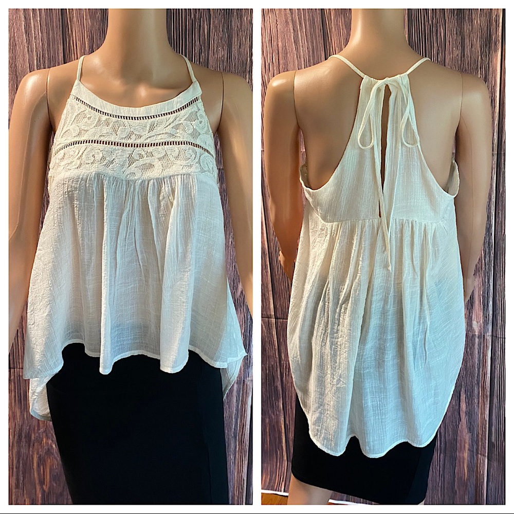 Gianni Bini size medium boho summer vacation cream white lace halter top